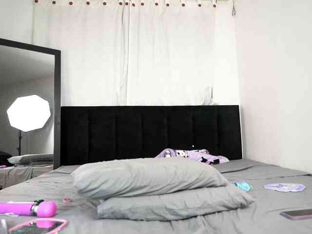 scarlethsaenz1 webcam