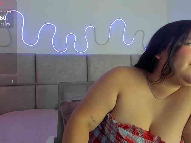 LucyLinn webcam