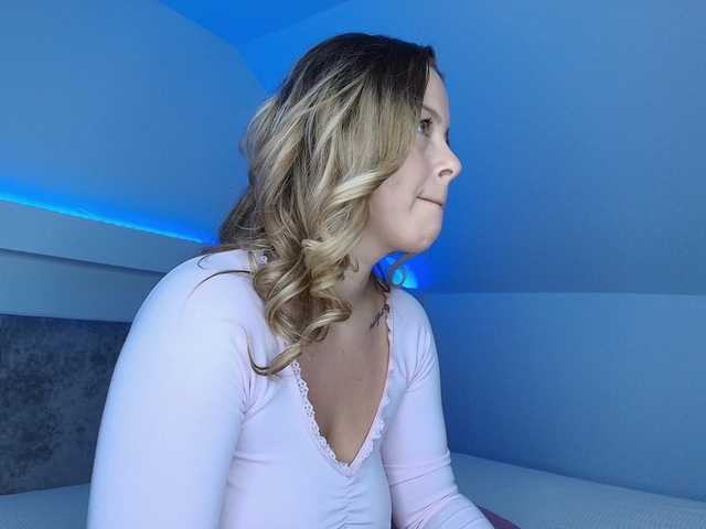 KatteAllyaa webcam bongacams model stream image