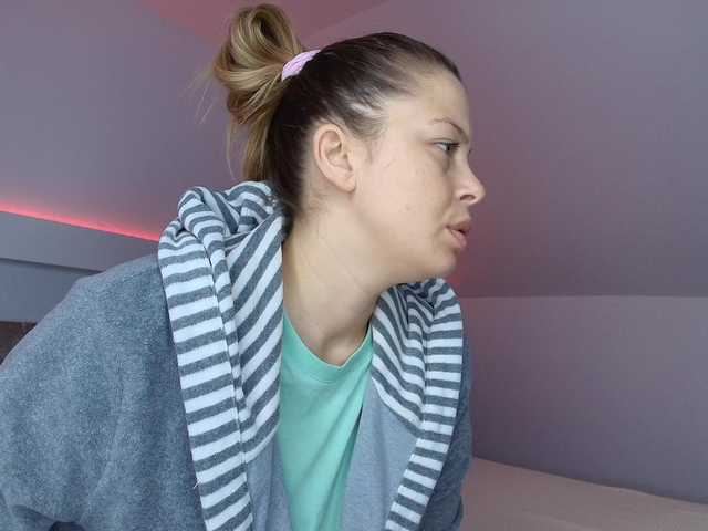 KatteAllyaa webcam bongacams model stream image