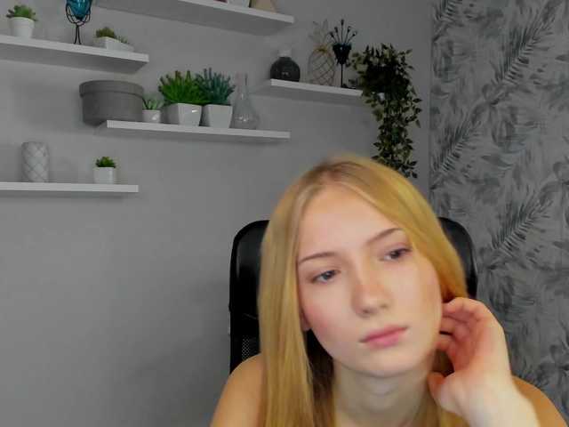  Chloeblonde18 chat room