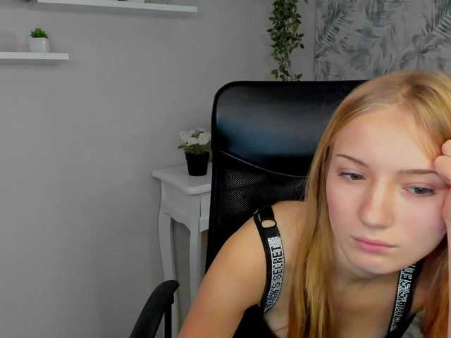  Chloeblonde18 chat room