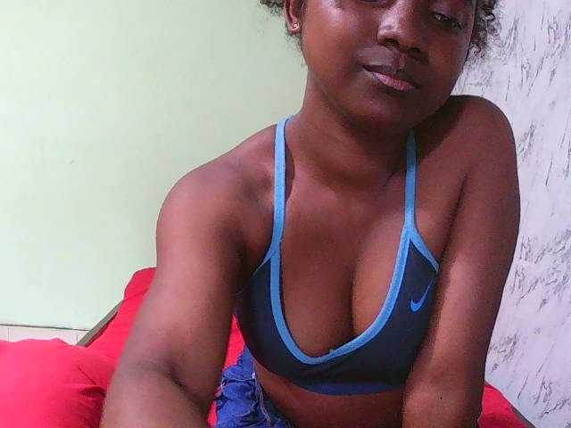 Tonyah1, une amatrice française avec qui discuter et avoir du sexe