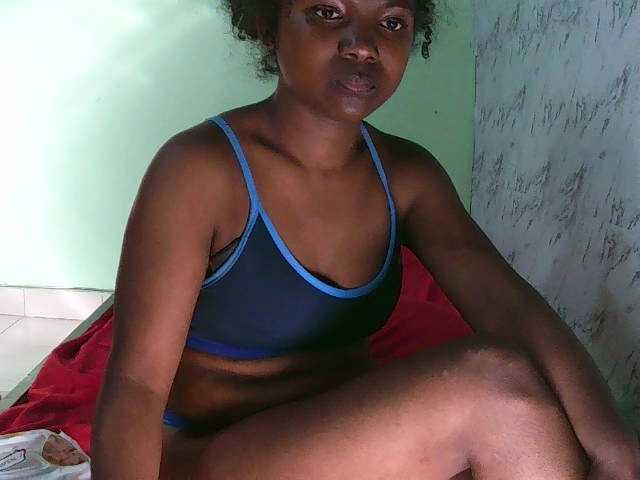 Tonyah1, une amatrice française avec qui discuter et avoir du sexe