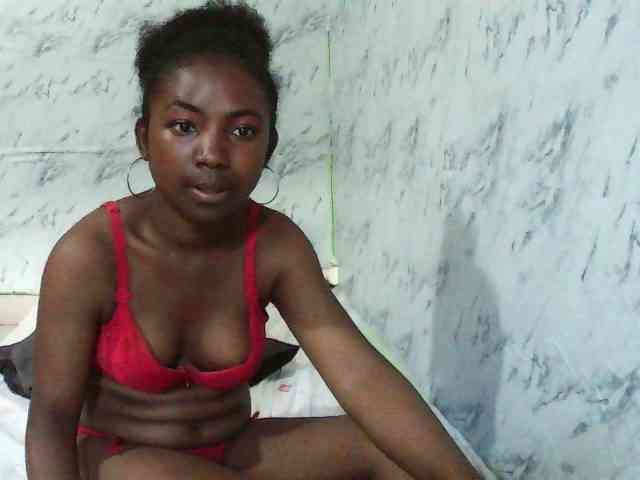Tonyah1 webcam