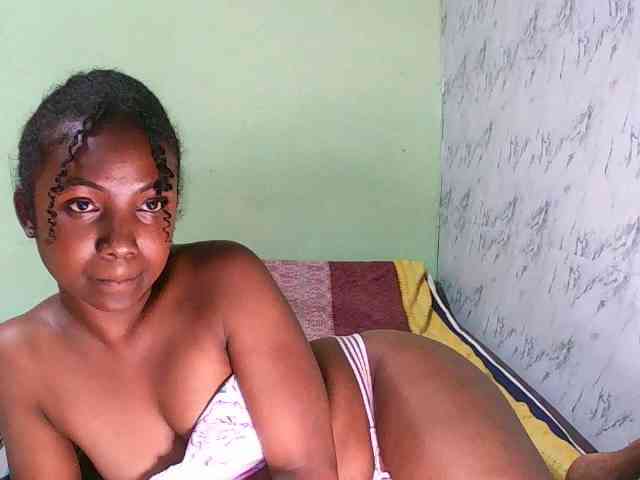 Tonyah1 webcam
