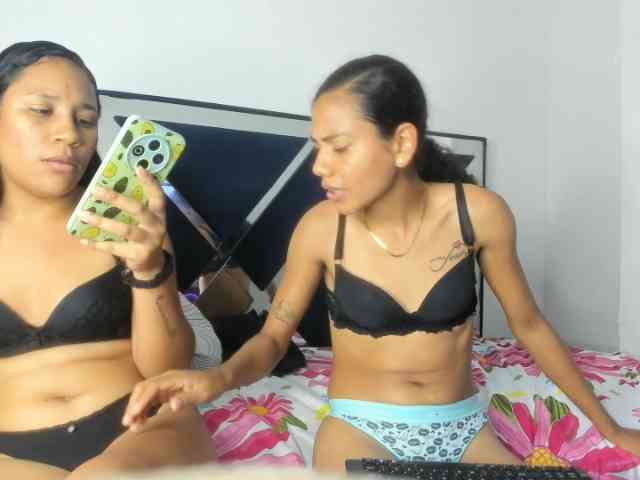 CharlottandVanessa webcam