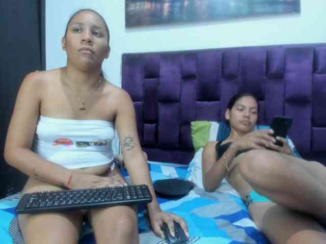 CharlottandVanessa webcam