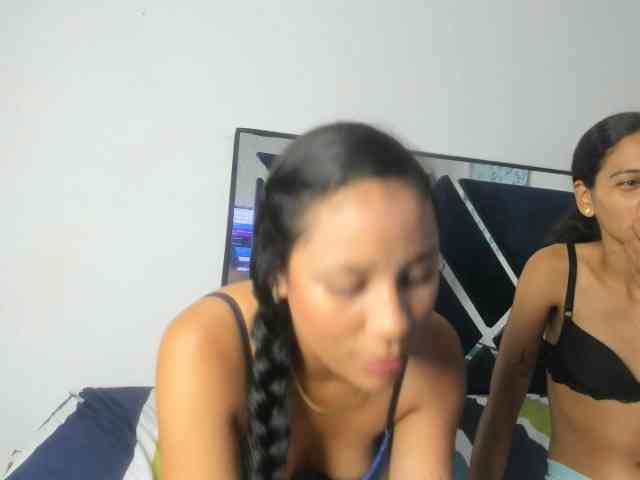 CharlottandVanessa webcam