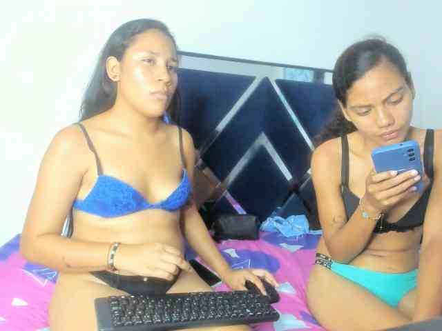 CharlottandVanessa webcam