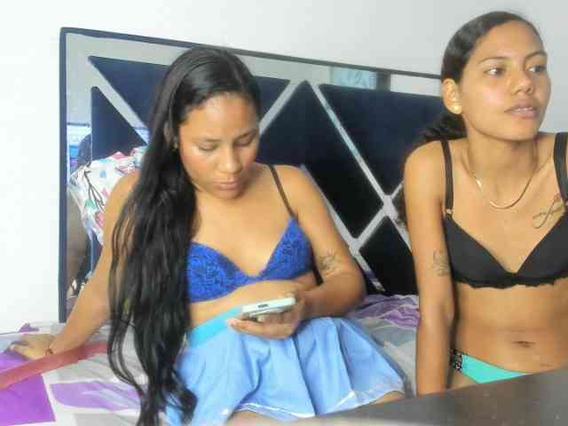CharlottandVanessa webcam