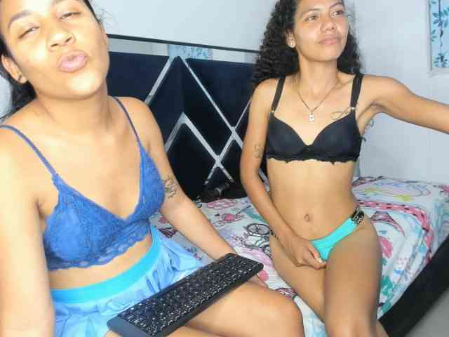 CharlottandVanessa webcam