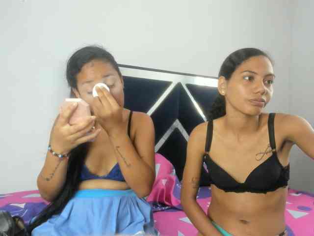 CharlottandVanessa webcam