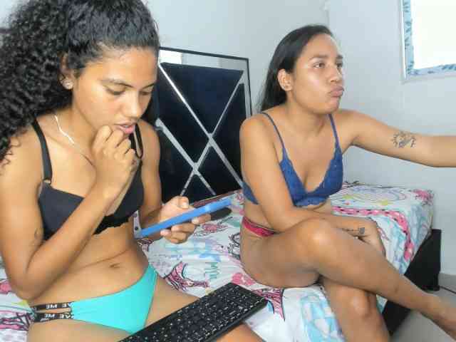 CharlottandVanessa webcam