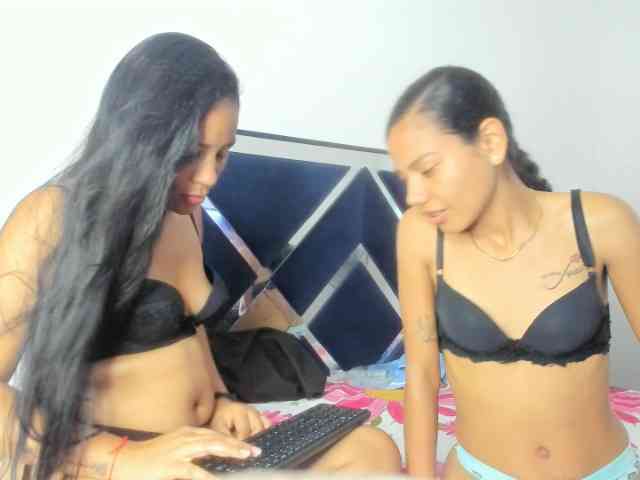 CharlottandVanessa webcam
