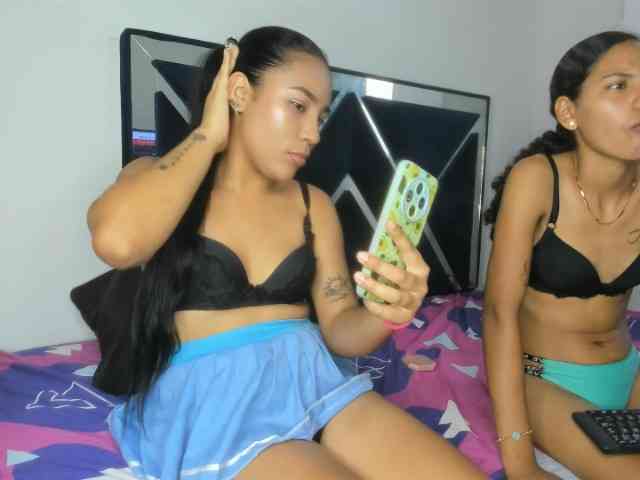 CharlottandVanessa webcam