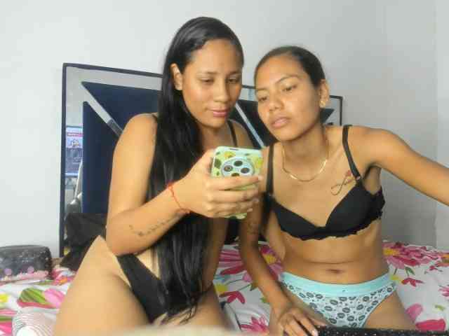 CharlottandVanessa webcam