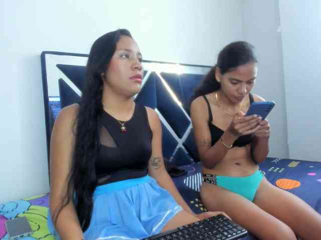 CharlottandVanessa webcam