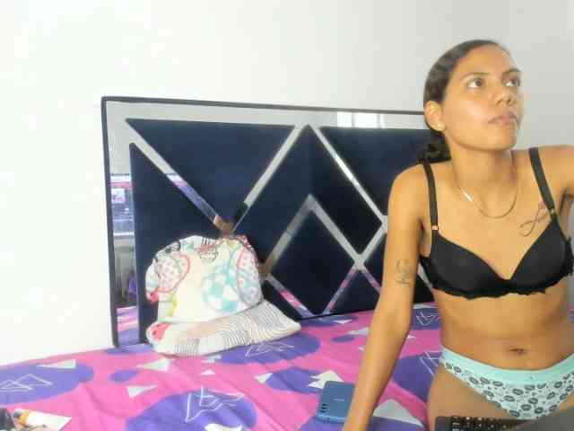 CharlottandVanessa webcam