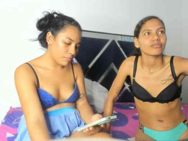 CharlottandVanessa webcam