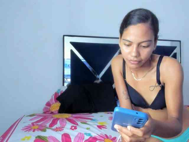 CharlottandVanessa webcam