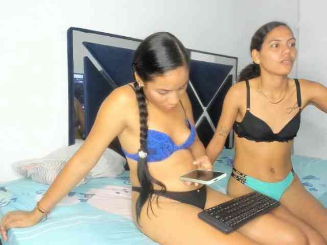CharlottandVanessa webcam