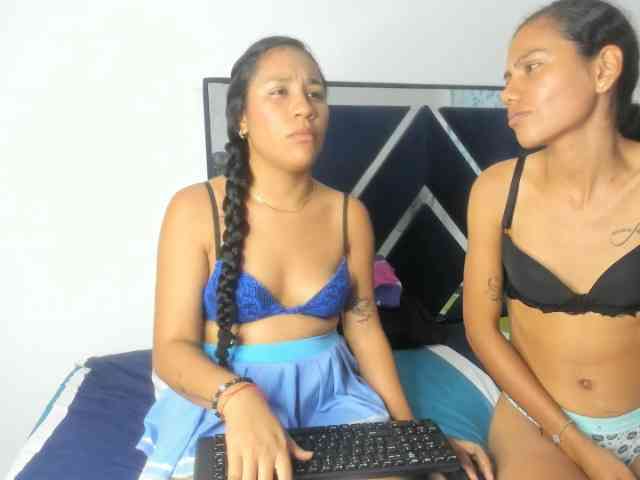 CharlottandVanessa webcam
