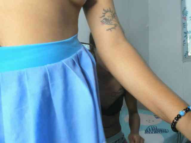 CharlottandVanessa webcam