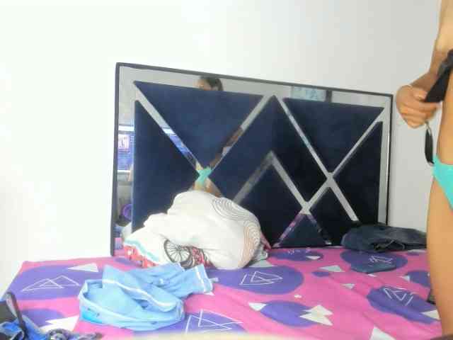 CharlottandVanessa webcam