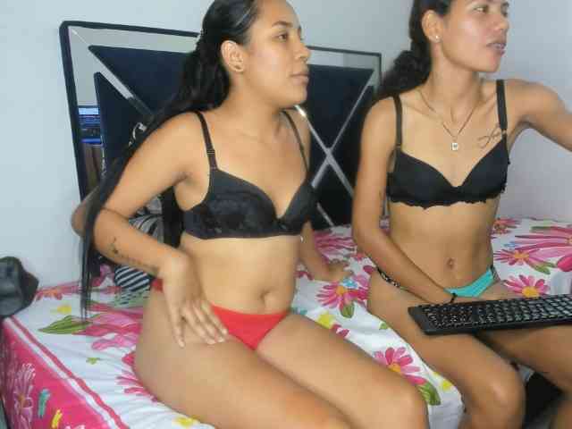 CharlottandVanessa webcam