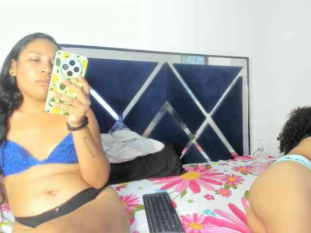 CharlottandVanessa webcam