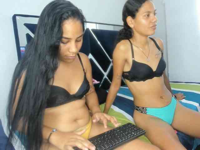 CharlottandVanessa webcam