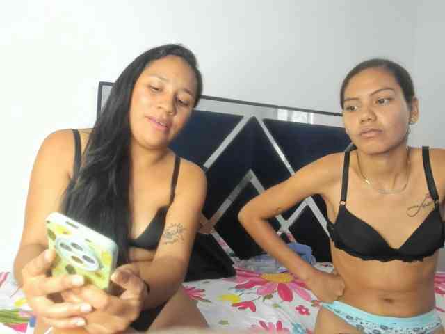 CharlottandVanessa webcam