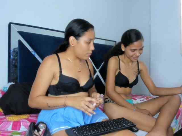 CharlottandVanessa webcam