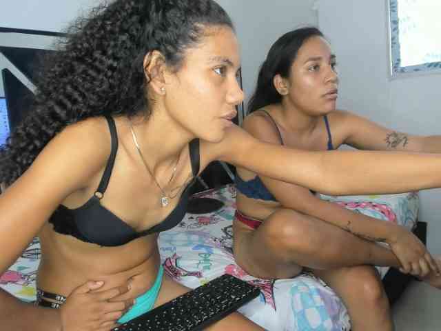 CharlottandVanessa webcam