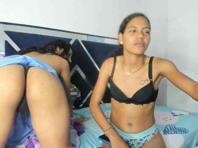 CharlottandVanessa webcam