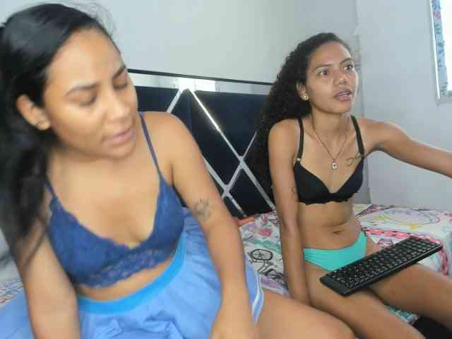 CharlottandVanessa webcam