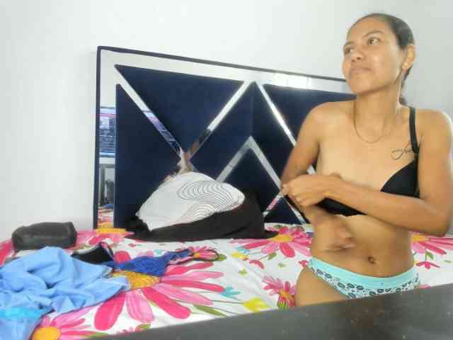 CharlottandVanessa webcam