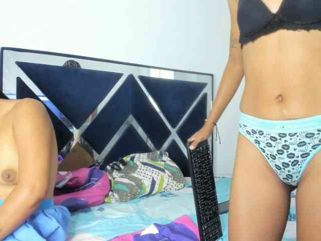 CharlottandVanessa webcam