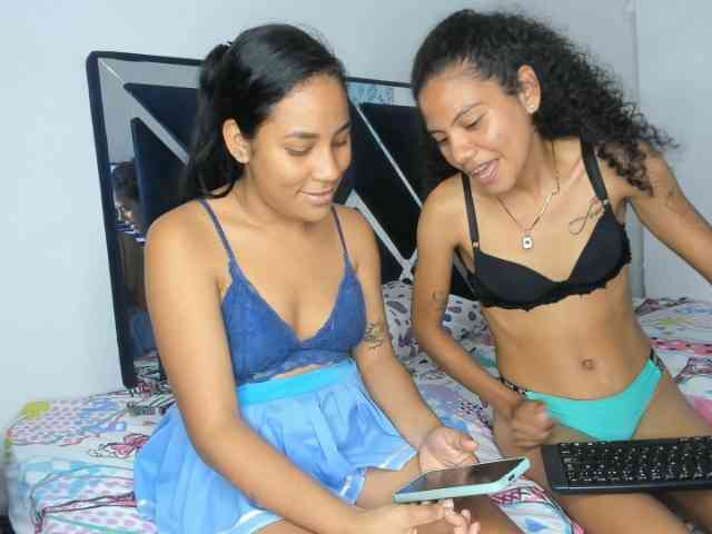 CharlottandVanessa webcam