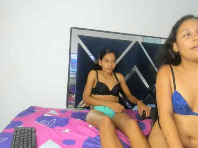 CharlottandVanessa webcam