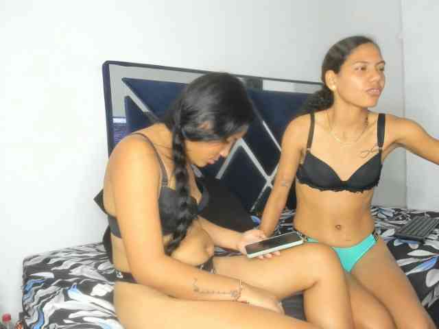 CharlottandVanessa webcam