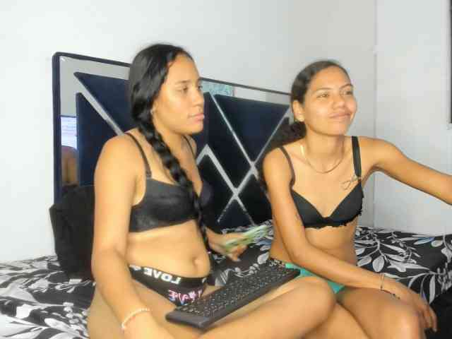 CharlottandVanessa webcam