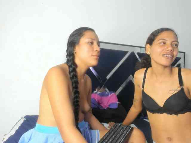 CharlottandVanessa webcam