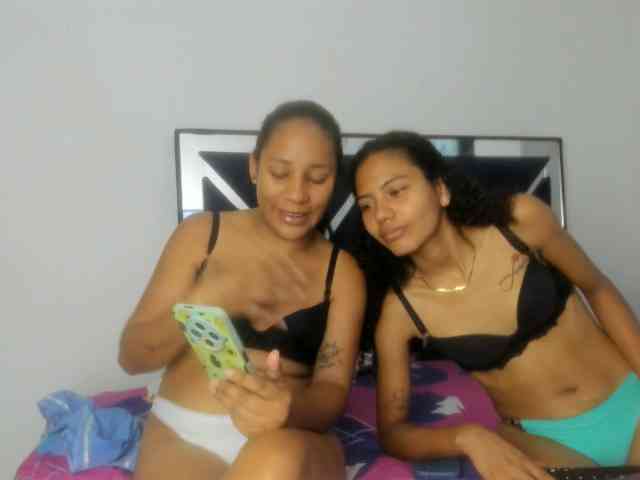 CharlottandVanessa webcam