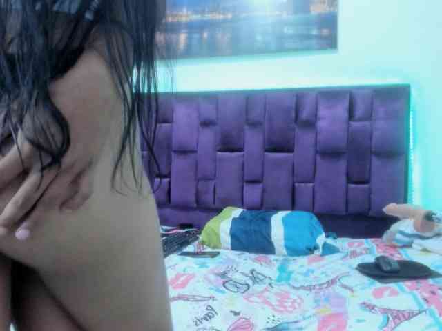 CharlottandVanessa webcam