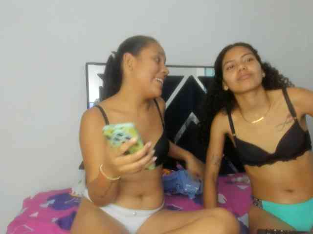 CharlottandVanessa webcam