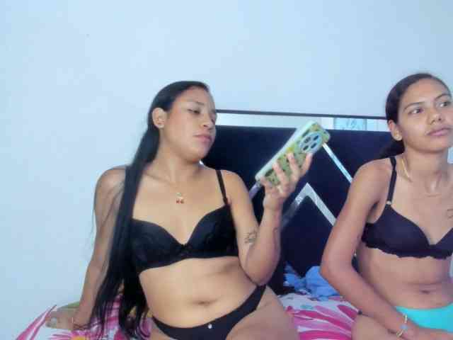 CharlottandVanessa webcam