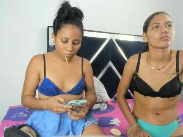 CharlottandVanessa webcam