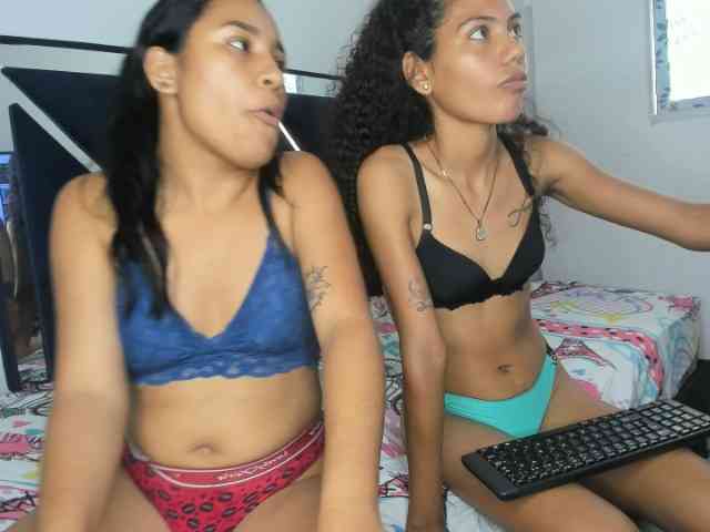CharlottandVanessa webcam